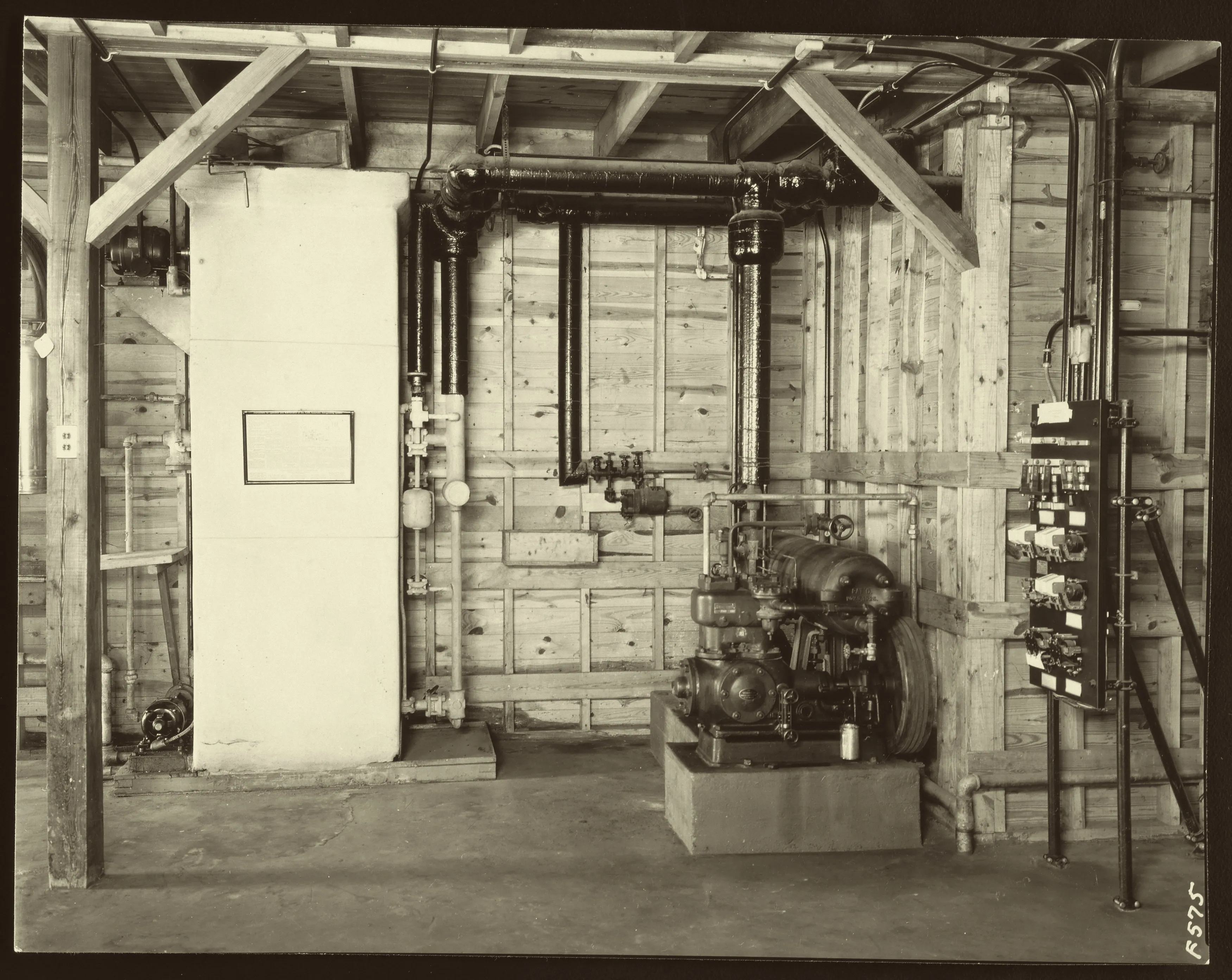 Air-conditioning equipment, Fertilizer Machinery Laboratory, 1935