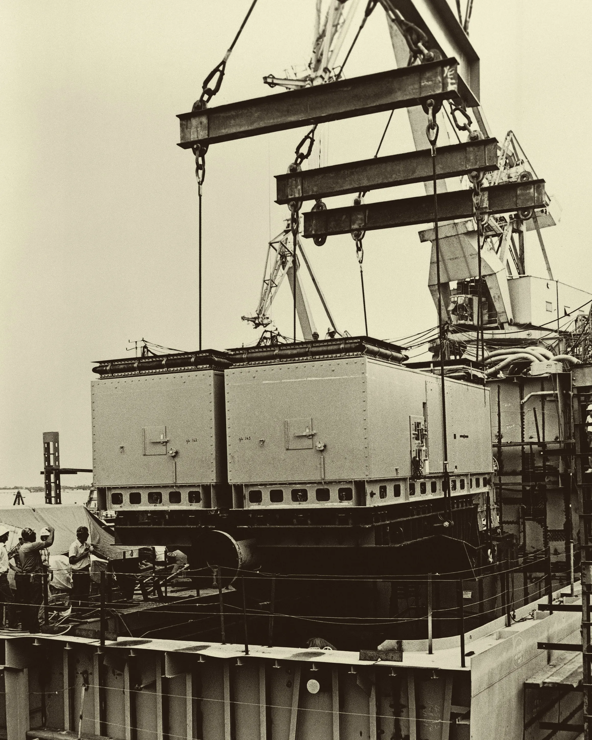 LM2500 gas turbine modules aboard USS Bunker Hill, Ingalls Shipbuilding, 1984